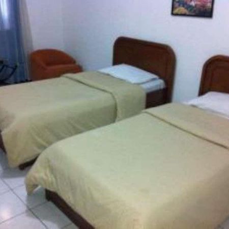Catellya Guest House Cipaku Bandung Exterior foto